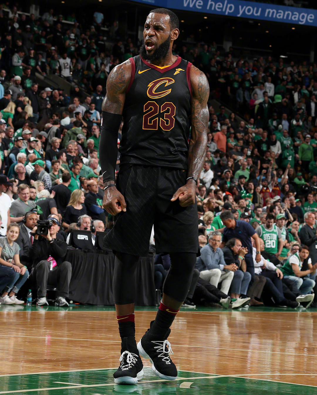 意甲：国米主场3-0击败博洛尼亚（意甲联赛：国际米兰主场三球零封博洛尼亚）