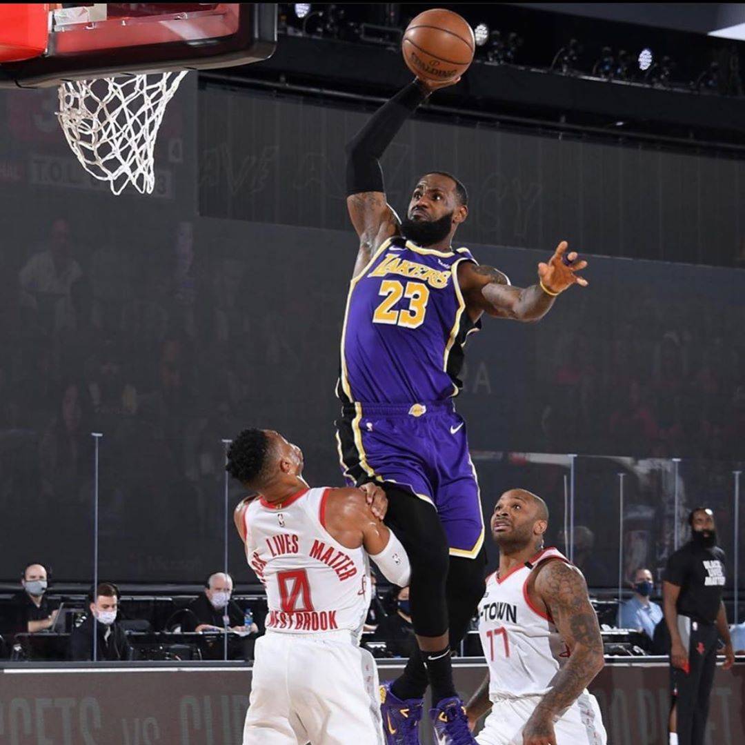 国外疯狂的极限运动，每一个都太刺激了！（全球热血极限运动盘点，每个项目都让人肾上腺素飙升！）