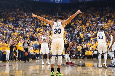 首尔主帅金基东：双线作战让球员们在体能上面临不小的挑战（金基东：双线征战令首尔球员体能承受重压）