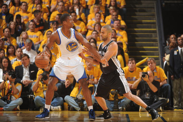 阿劳霍在巴萨已被罚下5次，本世纪仅次于皮克、莫塔和马克斯（阿劳霍在巴萨已5次染红，本世纪仅逊于皮克、莫塔与马克斯）